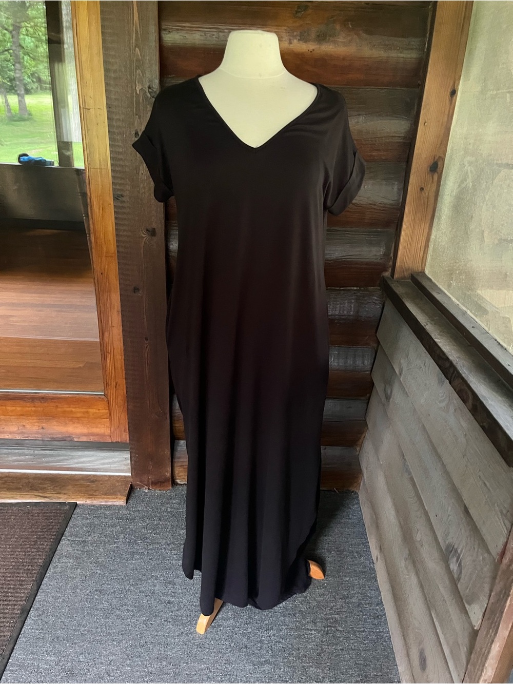 Great fabric, nice weight and movement flattering. Stretchy with pockets. A fave